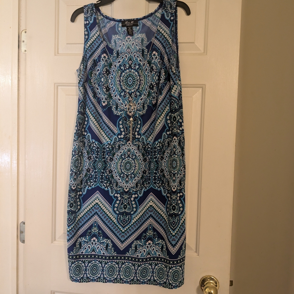 Blue Sleeveless Sheath Dress with Scoop Neck